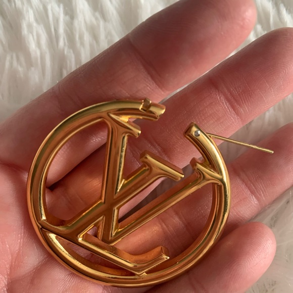❤️Like new LV Louis hoops🔥flash sale🔥 - Picture 3 of 7